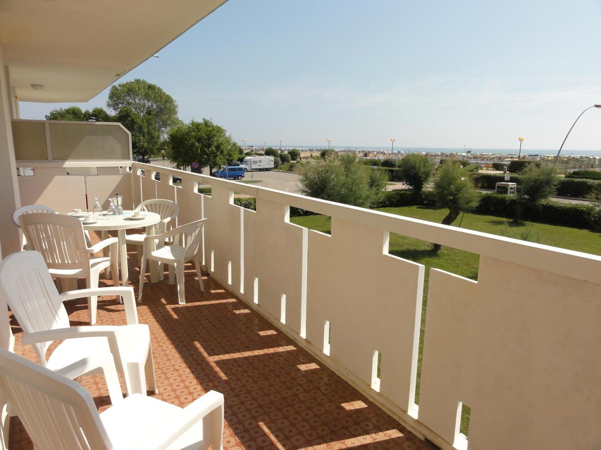 Corso - Appartamenti Bibione Eksteriør billede